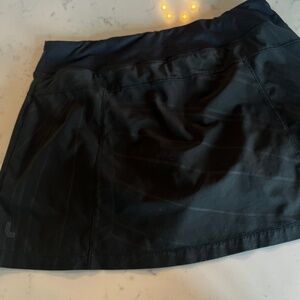 Lolë Black Active Skort – Medium | Built-in Shorts, Quick-Dry, Stretch